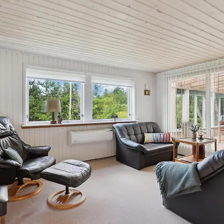 Lovely In With Wifi Holiday home